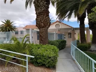 Photo #5: 2381426 Listing 