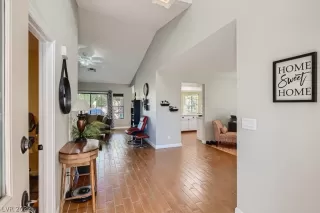 Photo #3: 2381427 Listing 