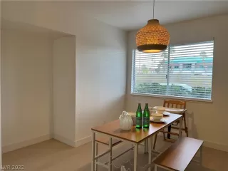 Photo #4: 2381436 Listing