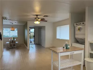 Photo #6: 2381436 Listing