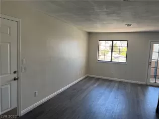 Photo #2: 2381437 Listing