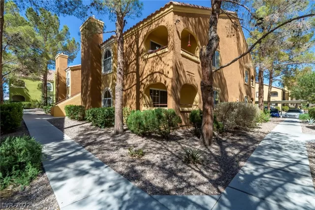 MLS: 2381459 Condo For Sale