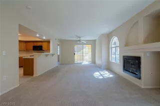 Photo #2: 2381459 Listing