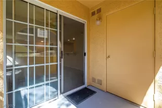 Photo #4: 2381459 Listing