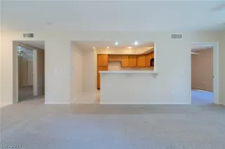 Photo #6: 2381459 Listing