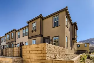 Photo #1: 2381507 Listing