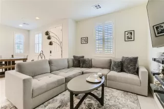 Photo #3: 2381507 Listing