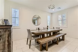 Photo #6: 2381507 Listing