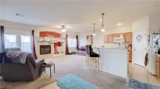 Photo #5: 2381525 Listing