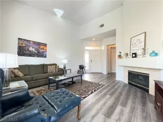 Photo #4: 2381534 Listing 