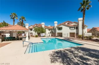 Photo #2: 2381578 Listing 