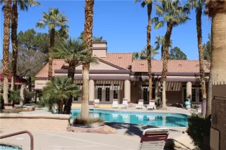 Photo #4: 2381595 Listing 