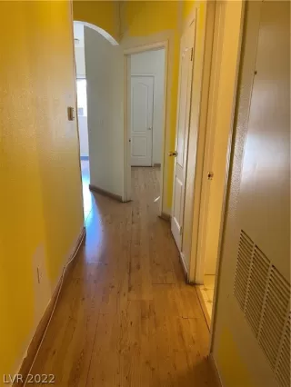 Photo #3: 2381597 Listing