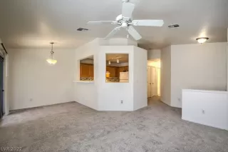 Photo #4: 2381605 Listing