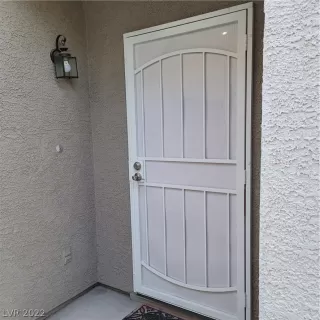 Photo #5: 2381612 Listing 