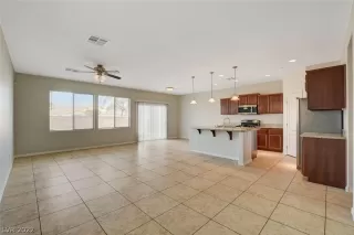 Photo #5: 2381614 Listing 