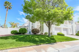 Photo #2: 2381623 Listing 