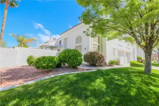 Photo #3: 2381623 Listing 