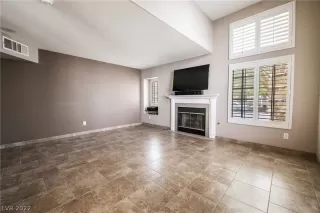 Photo #5: 2381623 Listing 