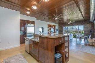 Photo #4: 2381657 Listing