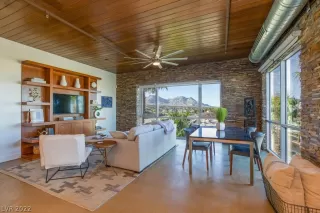 Photo #6: 2381657 Listing