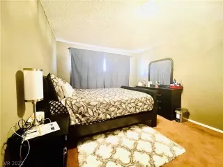 Photo #4: 2381671 Listing