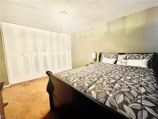 Photo #6: 2381671 Listing