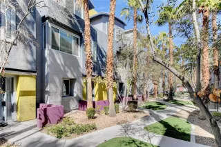 Photo #3: 2381680 Listing