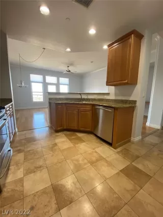 Photo #4: 2381696 Listing 