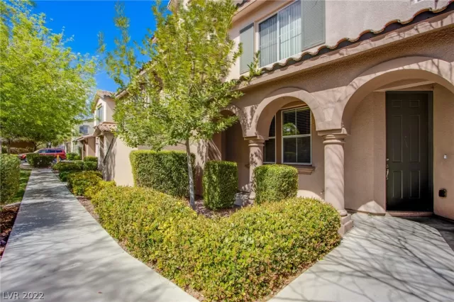 MLS: 2381739 Condo For Sale