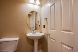 Photo #3: 2381739 Listing