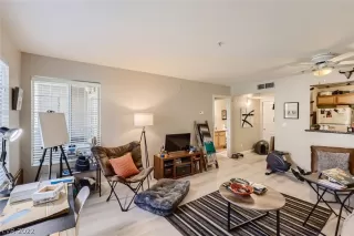 Photo #2: 2381751 Listing