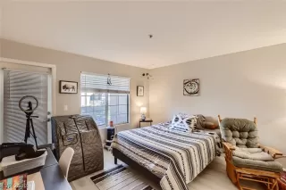 Photo #5: 2381751 Listing