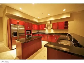 Photo #5: 2381768 Listing