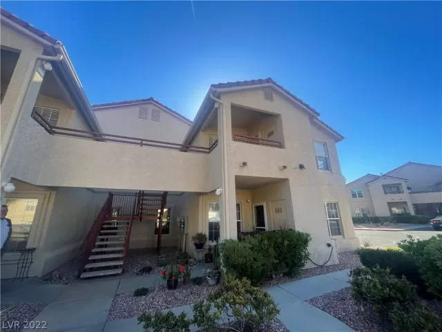 MLS: 2381776 Condo For Sale