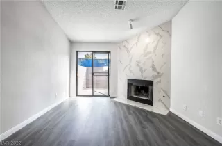 Photo #6: 2381782 Listing