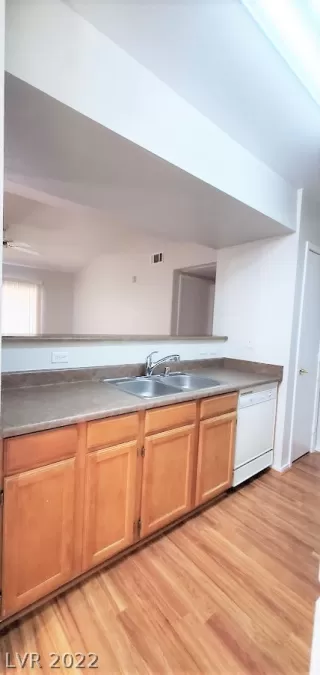 Photo #6: 2381787 Listing 