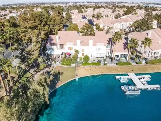 Photo #3: 2381801 Listing 