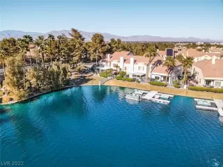 Photo #4: 2381801 Listing 