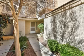 Photo #2: 2381827 Listing 