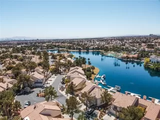 Photo #3: 2381827 Listing 