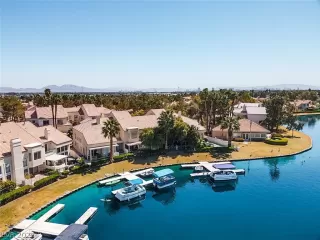 Photo #4: 2381827 Listing 