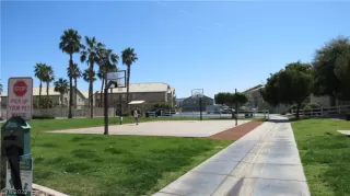 Photo #3: 2381857 Listing