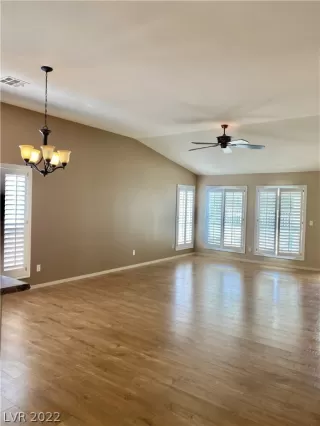 Photo #4: 2381867 Listing 