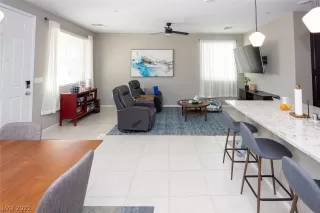 Photo #6: 2381878 Listing