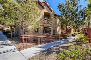 Photo #3: 2381886 Listing