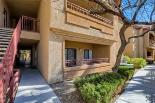 Photo #5: 2381886 Listing