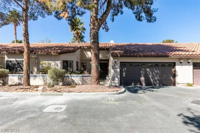 MLS: 2381905 Condo For Sale