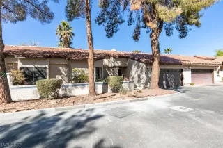 Photo #2: 2381905 Listing