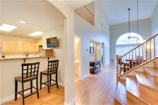 Photo #3: 2381906 Listing 